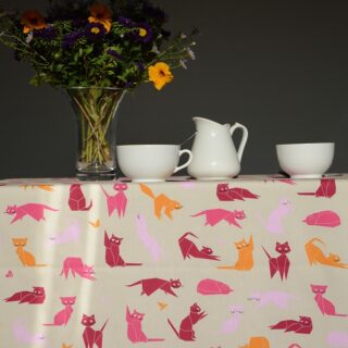 Chemin de table Chats roses par la marque Fleur de Soleil Fleur de Soleil - Chemin de table Chats roses