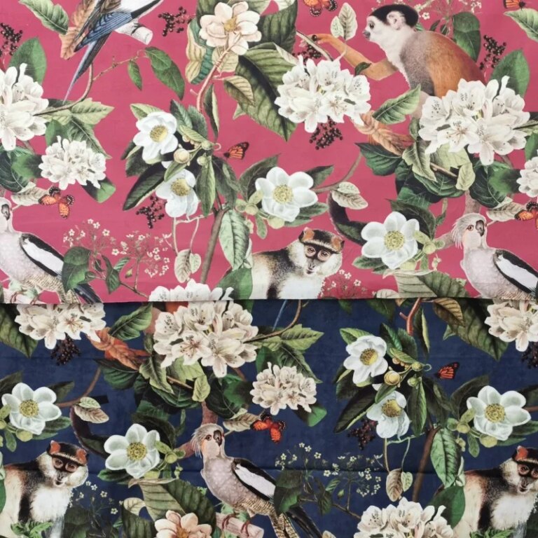 Fleur de Soleil - Coussin velours singe et perroquets rouge