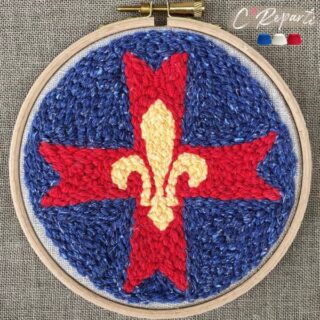 Kit Punch Needle 1 Motif Croix Scouts d'Europe par la marque C’Reparti C’Reparti - Kit Punch Needle 1 Motif Croix Scouts d'Europe