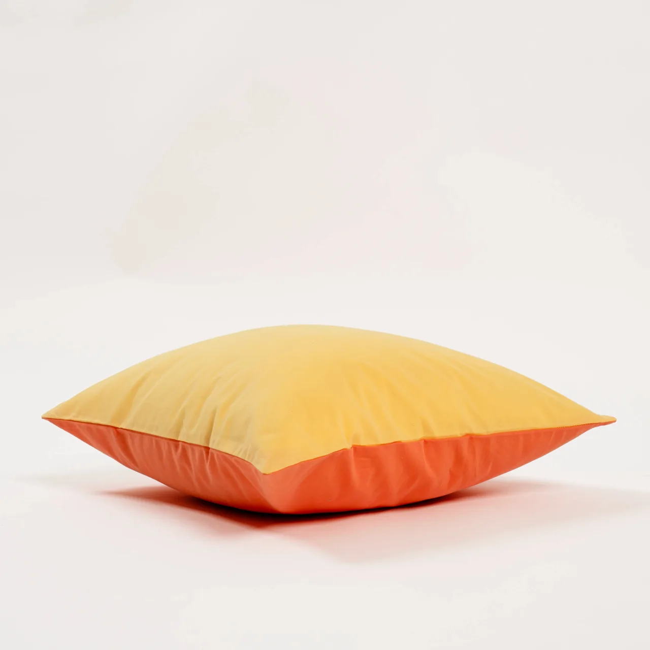 dejorine housse de coussin duo jaune orange carre packshot 1 Dejorine - Housse de coussin Duo Orange et Jaune – 60x60cm