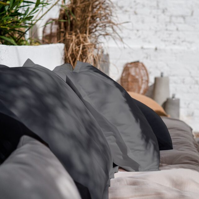 Dejorine - Housse de coussin unie en Coton - Gris souris