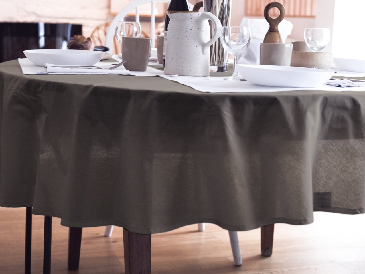 dejorine nappe ecorce de noyer 2 e8ae8519 f181 4d41 add4 4938fe809ab8 Dejorine - Nappe de table Mensa Ecorce de noyer – 170x300cm
