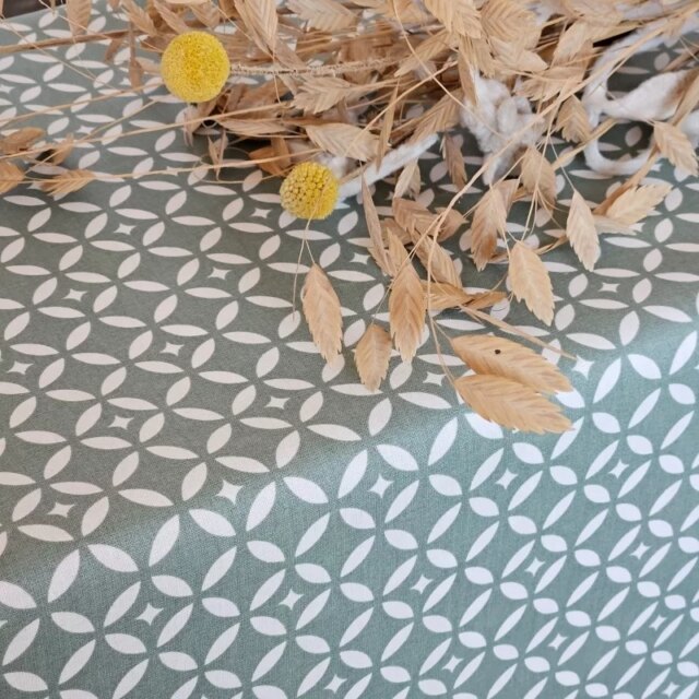 Fleur de Soleil - Nappe en coton enduit Mosaïque verte