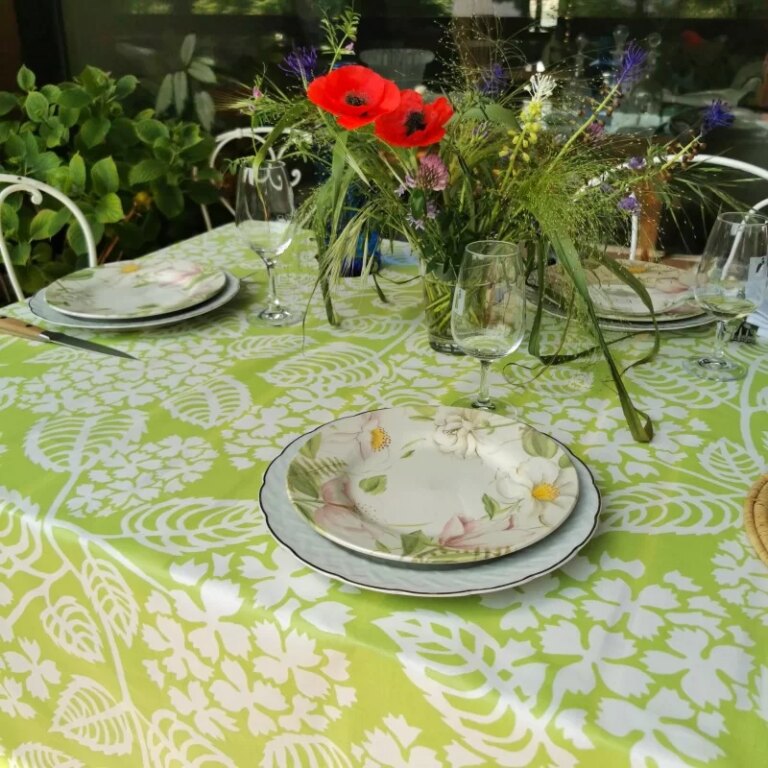 Fleur de Soleil - Nappe enduite Hortensia vert