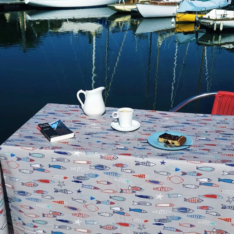 Fleur de Soleil - Nappe enduite Poissons bleu rouge