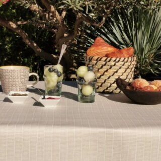 Nappe enduite ronde ou ovale Bambou Beige par la marque Fleur de Soleil Fleur de Soleil - Nappe enduite ronde ou ovale Bambou Beige