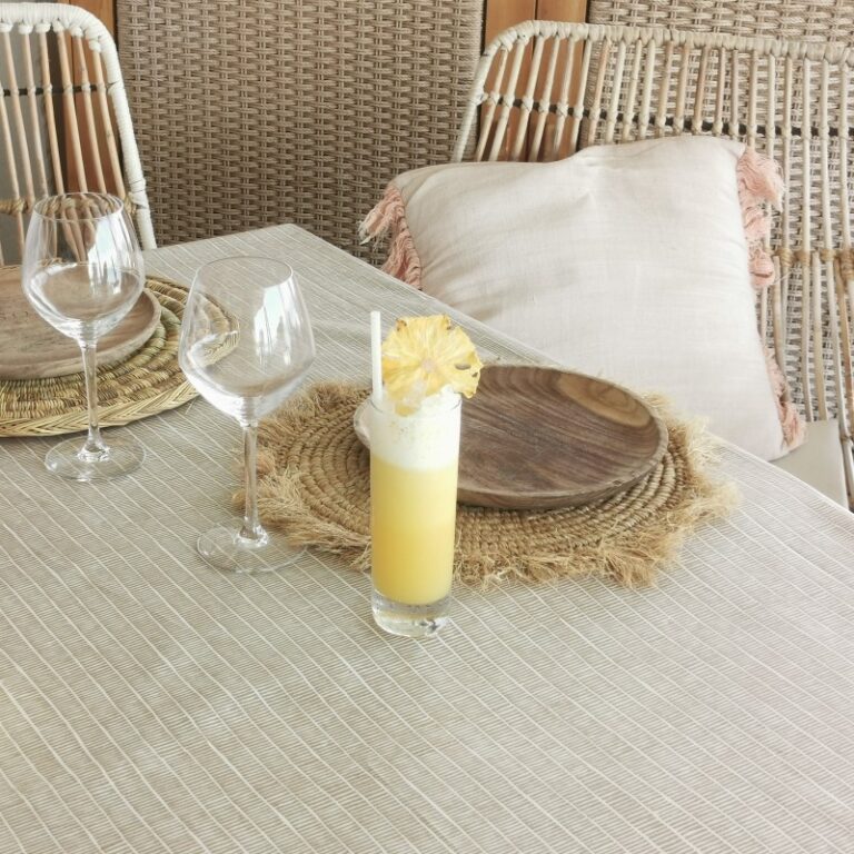 Fleur de Soleil - Nappe enduite ronde ou ovale Bambou Taupe
