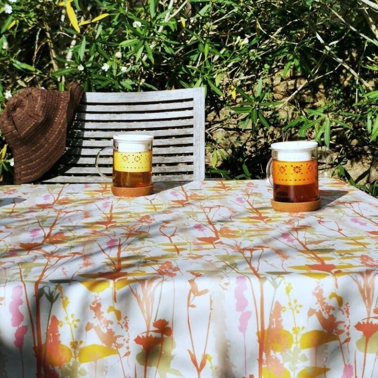 Fleur de Soleil - Nappe enduite ronde ou ovale Champêtre rose