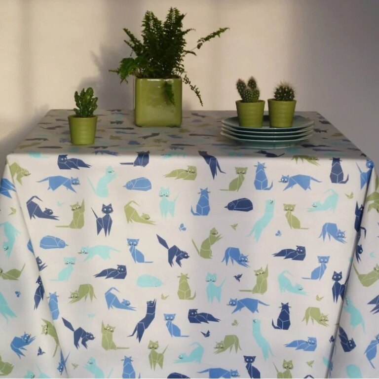 Fleur de Soleil - Nappe enduite ronde ou ovale Chats bleus