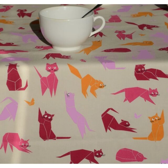 Fleur de Soleil - Nappe enduite ronde ou ovale Chats rose