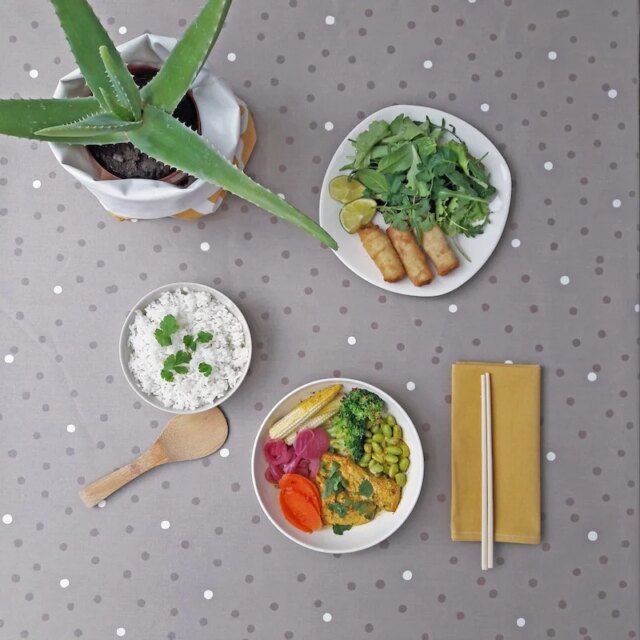 Fleur de Soleil - Nappe enduite ronde ou ovale Confettis taupe