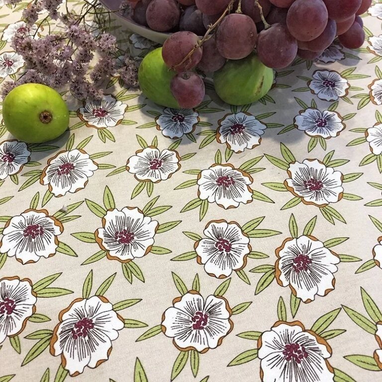 Fleur de Soleil - Nappe enduite ronde ou ovale Étamine