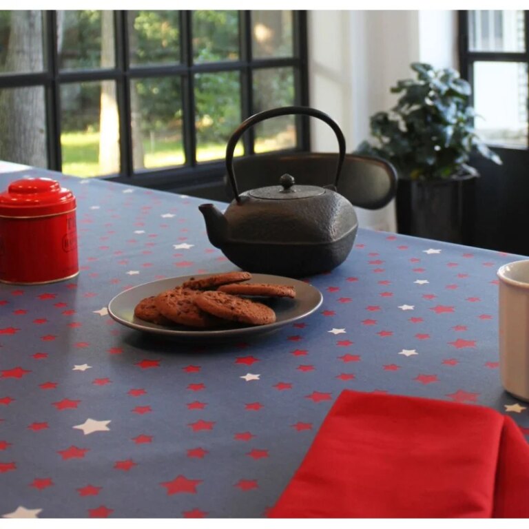 Fleur de Soleil - Nappe enduite ronde ou ovale Etoiles Denim rouge