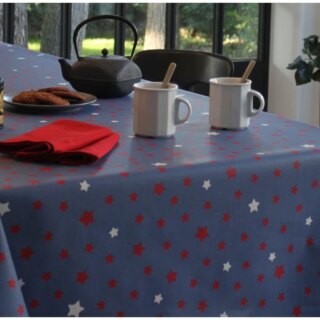 Nappe enduite ronde ou ovale Etoiles Denim rouge par la marque Fleur de Soleil Fleur de Soleil - Nappe enduite ronde ou ovale Etoiles Denim rouge