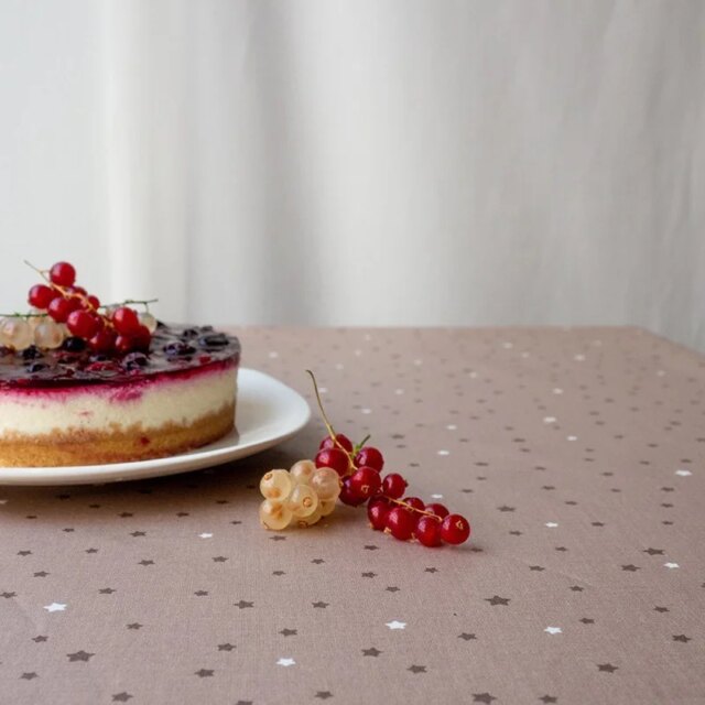 Fleur de Soleil - Nappe enduite ronde ou ovale Etoiles Taupe taupe