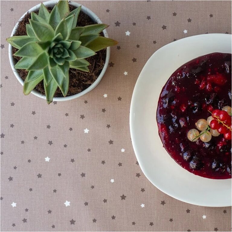 Fleur de Soleil - Nappe enduite ronde ou ovale Etoiles Taupe taupe