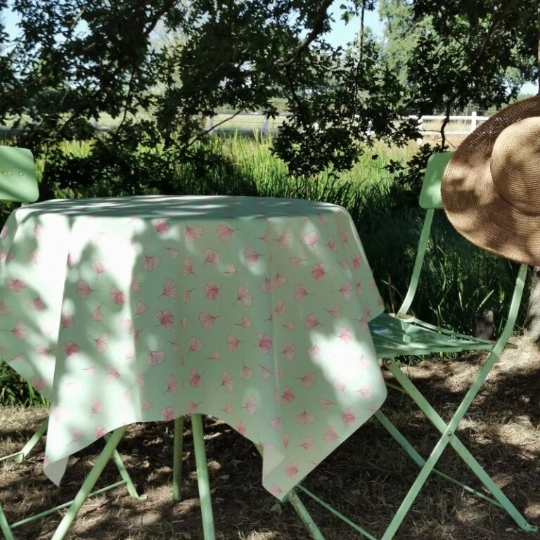 Fleur de Soleil - Nappe enduite ronde ou ovale Ginkgo Pistache