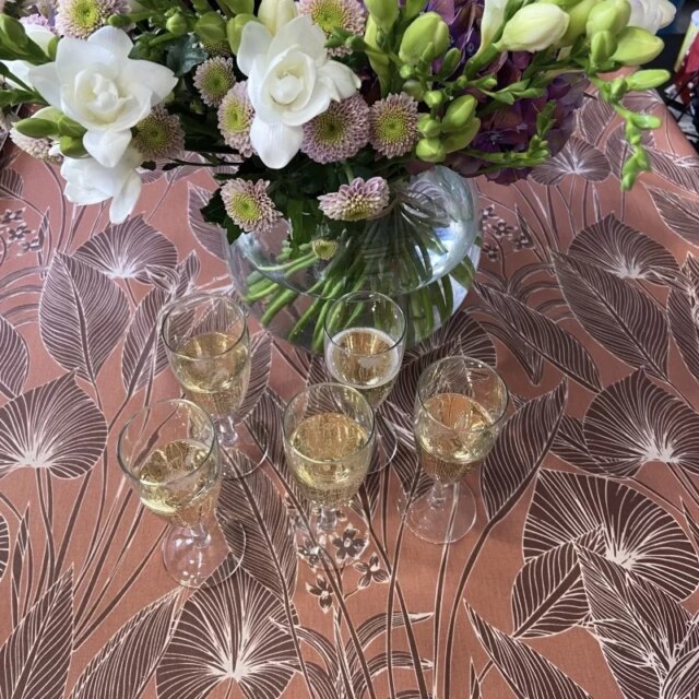 Fleur de Soleil - Nappe enduite ronde ou ovale Jungle brun