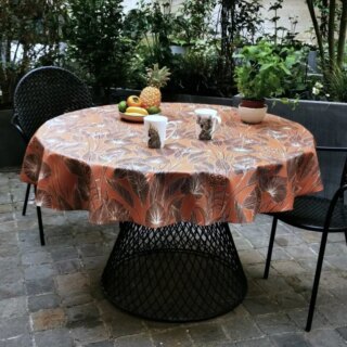 Nappe enduite ronde ou ovale Jungle brun avec trou de parasol par la marque Fleur de Soleil Fleur de Soleil - Nappe enduite ronde ou ovale Jungle brun avec trou de parasol