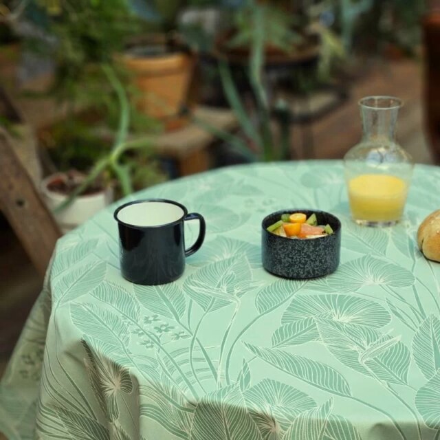 Fleur de Soleil - Nappe enduite ronde ou ovale Jungle vert
