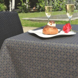Nappe enduite ronde ou ovale Mosaïque taupe et noire par la marque Fleur de Soleil Fleur de Soleil - Nappe enduite ronde ou ovale Mosaïque taupe et noire