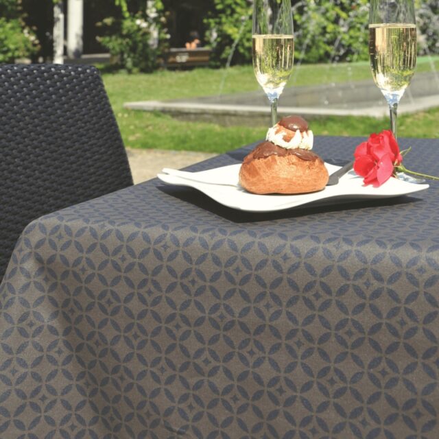 Fleur de Soleil - Nappe enduite ronde ou ovale Mosaïque taupe et noire