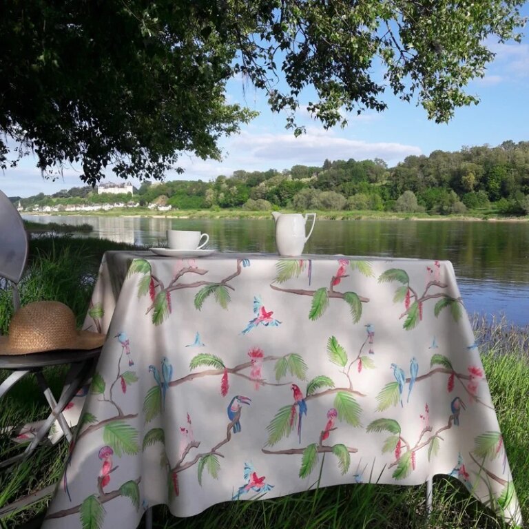 Fleur de Soleil - Nappe enduite ronde ou ovale Amazonie