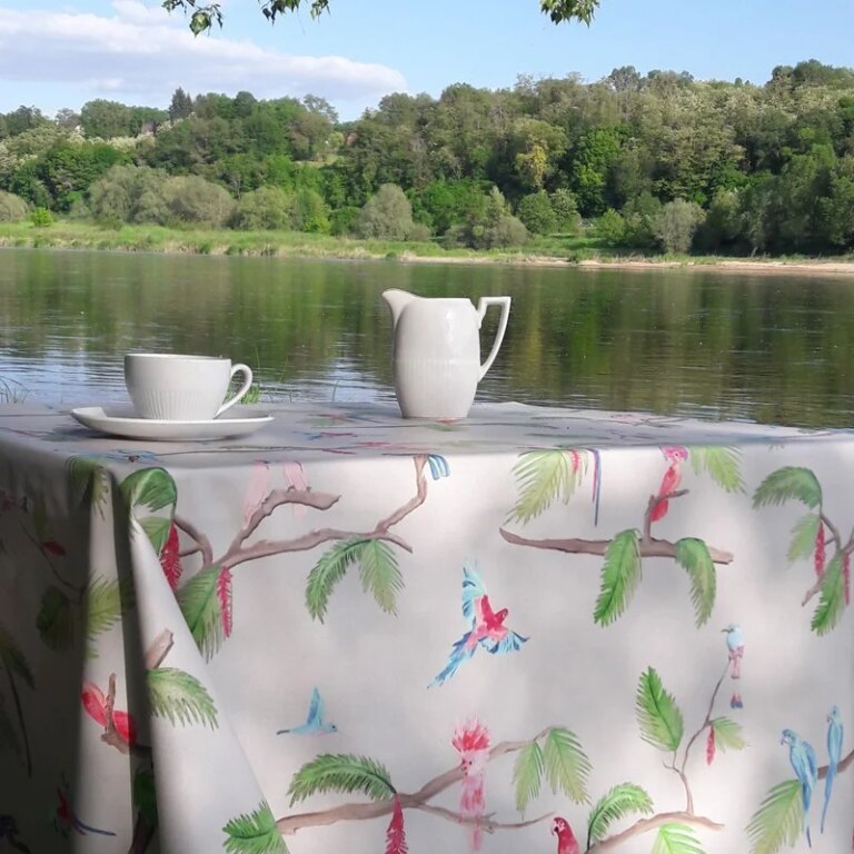 Fleur de Soleil - Nappe enduite ronde ou ovale Amazonie