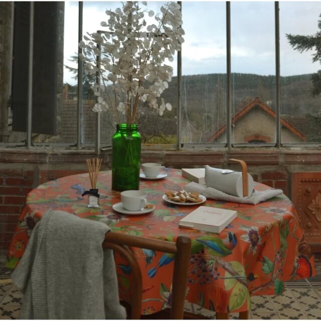 Fleur de Soleil - Nappe enduite ronde ou ovale Oiseaux caramel