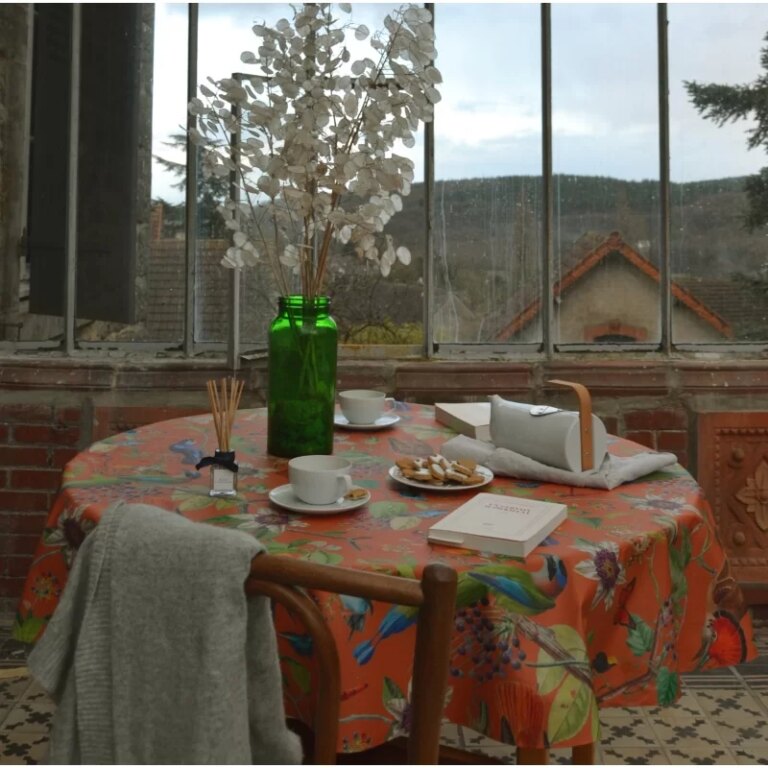 Fleur de Soleil - Nappe enduite ronde ou ovale Oiseaux caramel