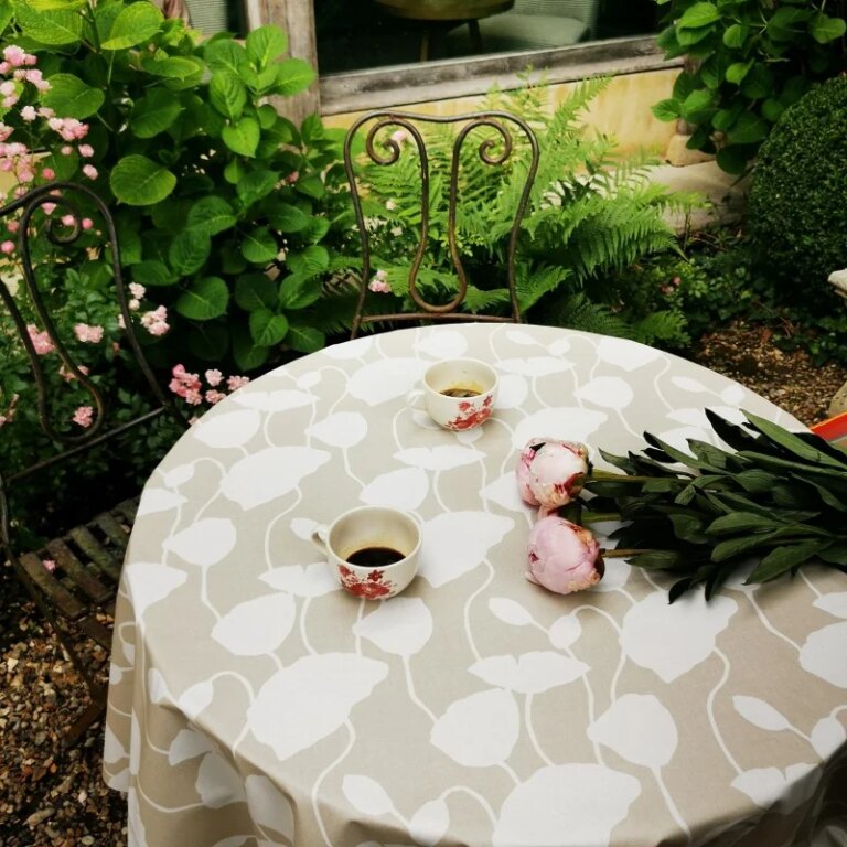 Fleur de Soleil - Nappe enduite ronde ou ovale Pavots Beige