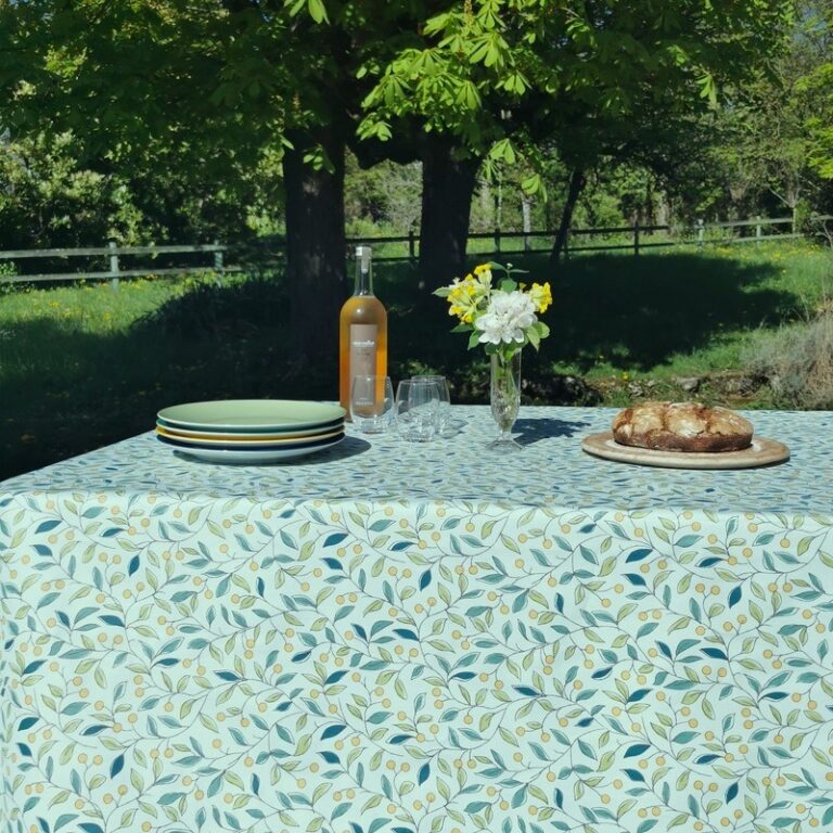 Fleur de Soleil - Nappe enduite ronde ou ovale Tilleul vert