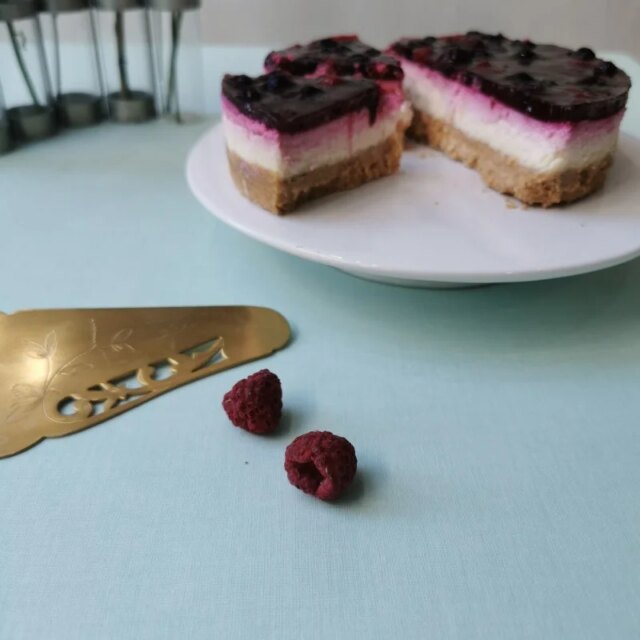 Fleur de Soleil - Nappe enduite ronde ou ovale turquoise pastel