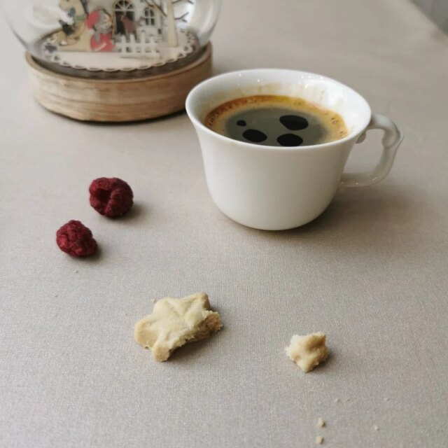 Fleur de Soleil - Nappe nacre ronde ou ovale enduite