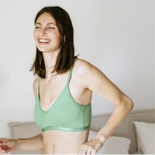 ROMY – brassière coton bio – Vert POP par la marque Matins d’avril Matins d’avril - ROMY – brassière coton bio – Vert POP