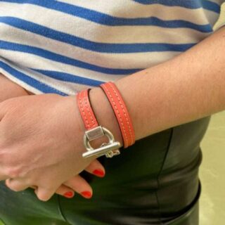 Bracelet En Cuir Corail et Fermoir en T Argenté par la marque MAISON MALLOW MAISON MALLOW - Bracelet En Cuir Corail et Fermoir en T Argenté