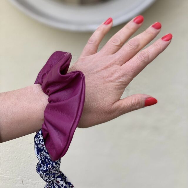 Maison Mallow - Chouchou en cuir Rose Fuchsia