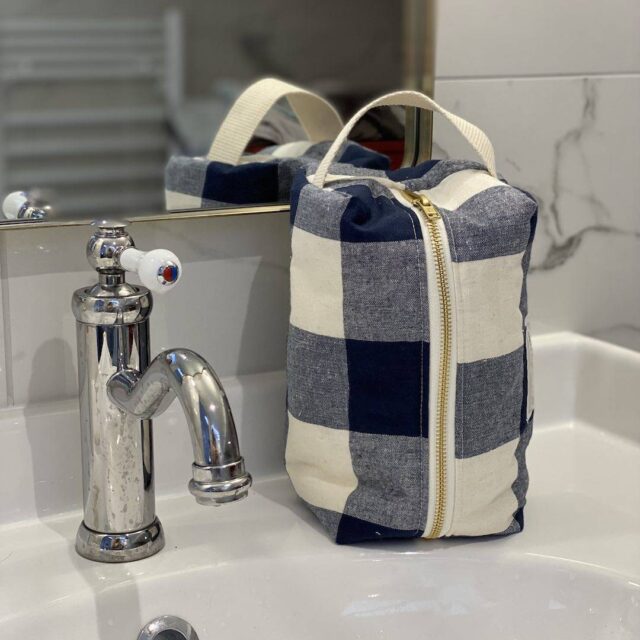 Maison Mallow - Trousse de Toilette à Carreaux Vichy Bleu Marine - Prototype
