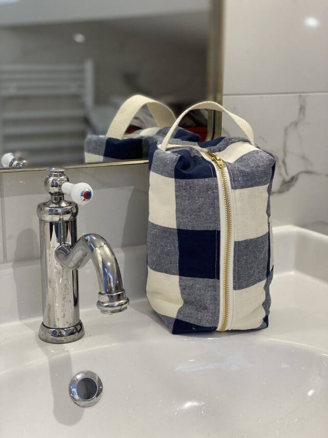 Maison Mallow - Trousse de Toilette à Carreaux Vichy Bleu Marine - Prototype