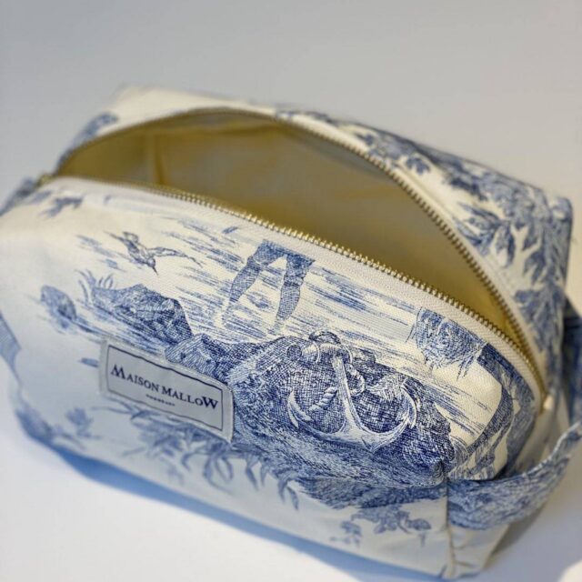 Maison Mallow - Trousse de Toilette Toile de Jouy Bleue
