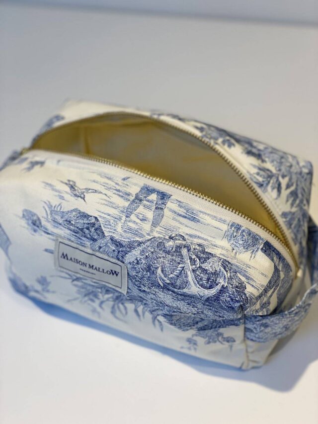 Maison Mallow - Trousse de Toilette Toile de Jouy Bleue