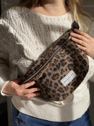 Sac Banane Léopard en laine par la marque MAISON MALLOW MAISON MALLOW - Sac Banane Léopard en laine