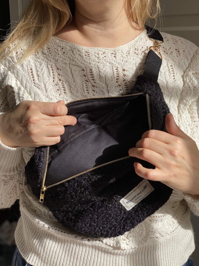 Maison Mallow - Sac Banane Laine bouclette noire