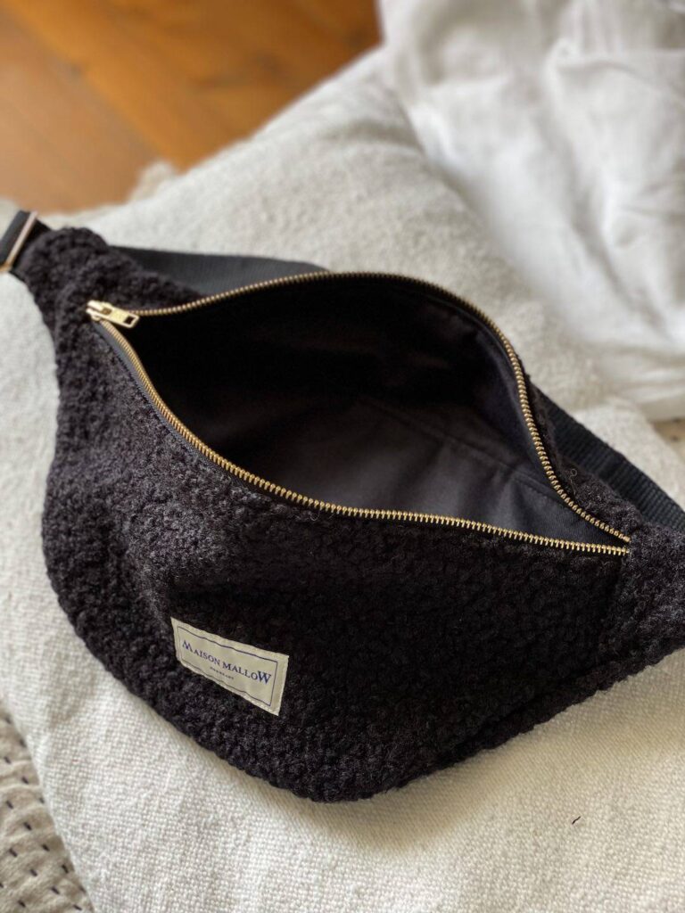 Maison Mallow - Sac Banane Laine bouclette noire