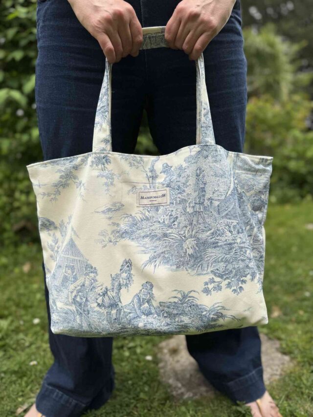 Maison Mallow - Sac Cabas Medium en Toile de Jouy Bleue