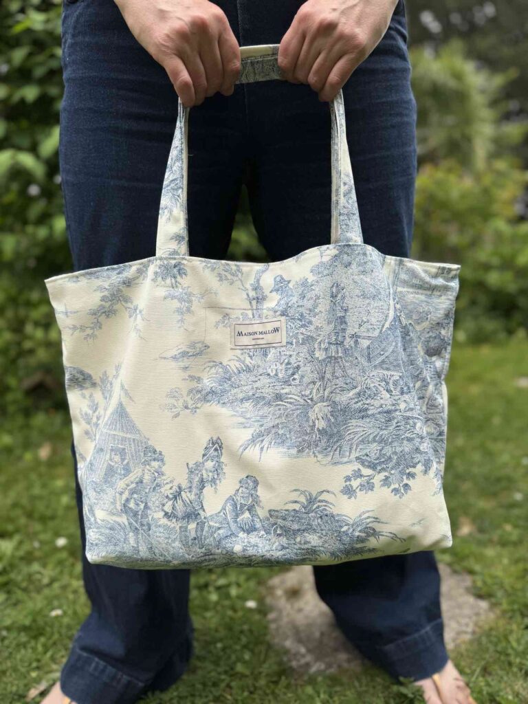 Maison Mallow - Sac Cabas Medium en Toile de Jouy Bleue