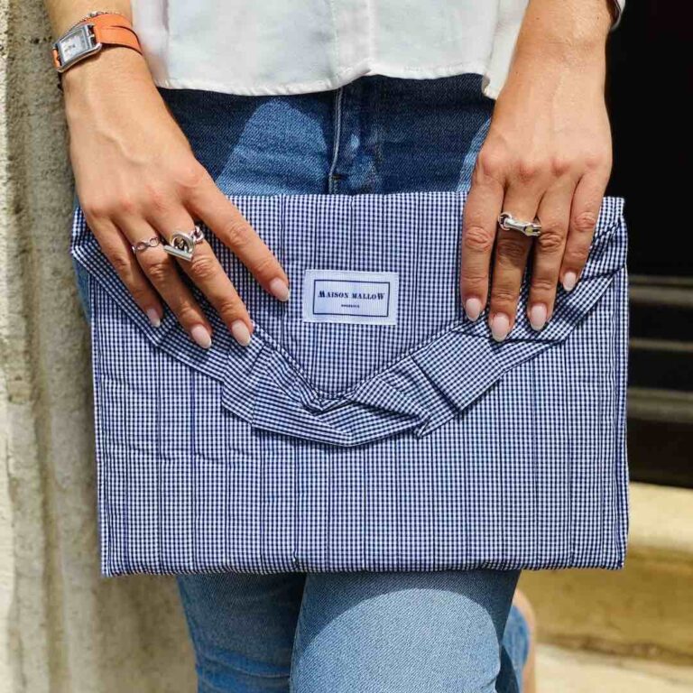 Maison Mallow - Pochette matelassée avec volant - carreaux Vichy rouges