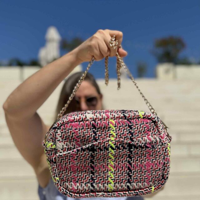 Maison Mallow - Sac à bandoulière tweed rose à chaîne dorée Constance