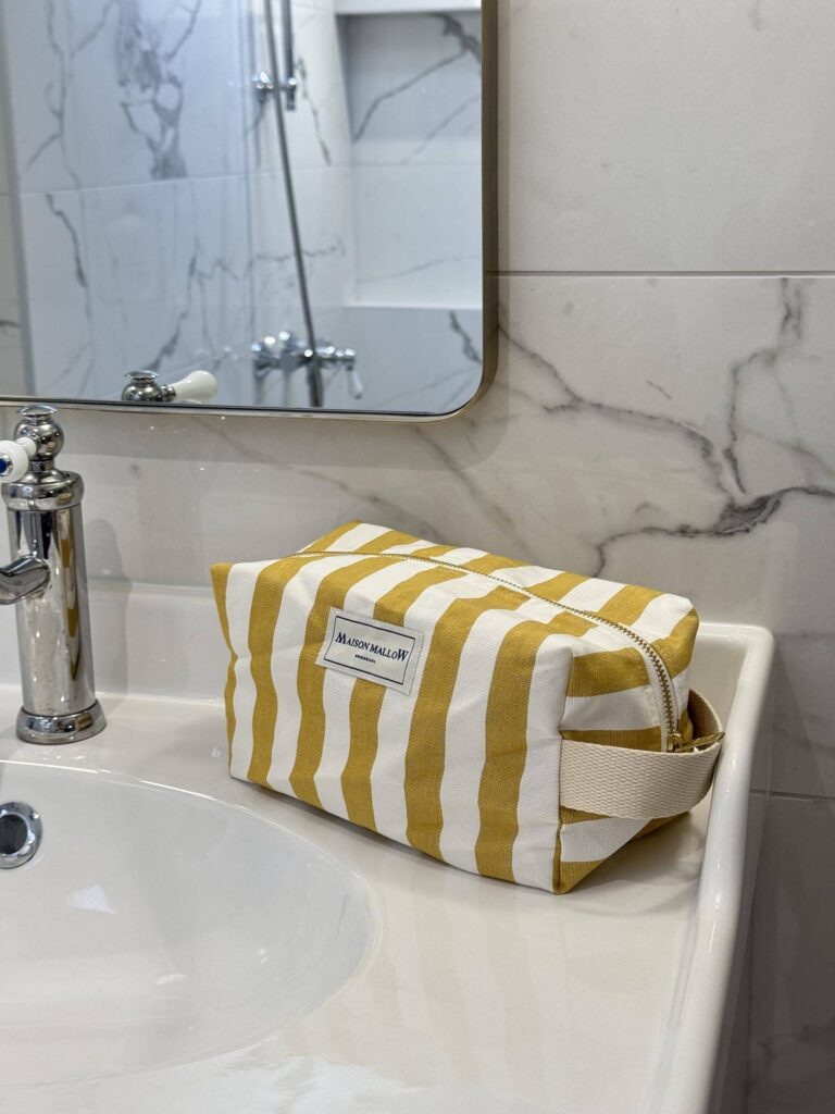 Maison Mallow - Trousse de Toilette à rayures jaune moutarde