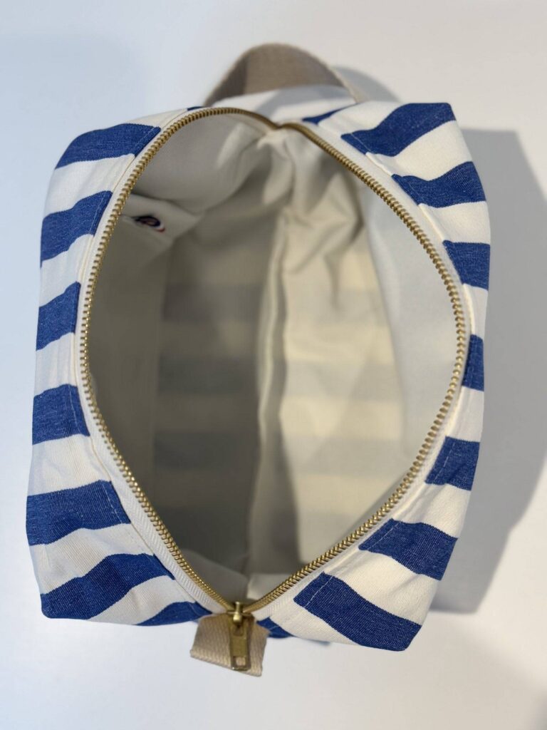 Maison Mallow - Trousse de Toilette à rayures bleues et blanches